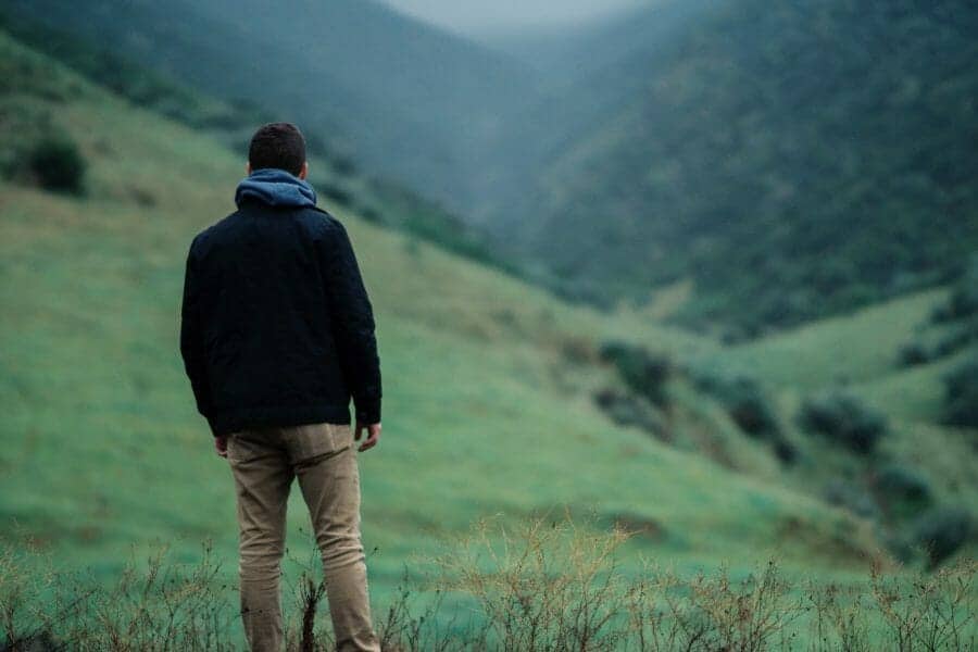 Man in the mountains: you need to reconnect with yourself!